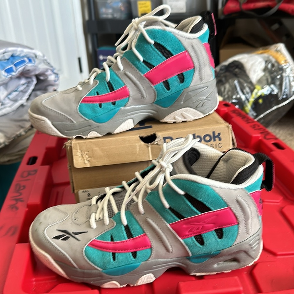 Men’s Size 8 Reebok High Tops A Gray, Teal, Pink, White & Black